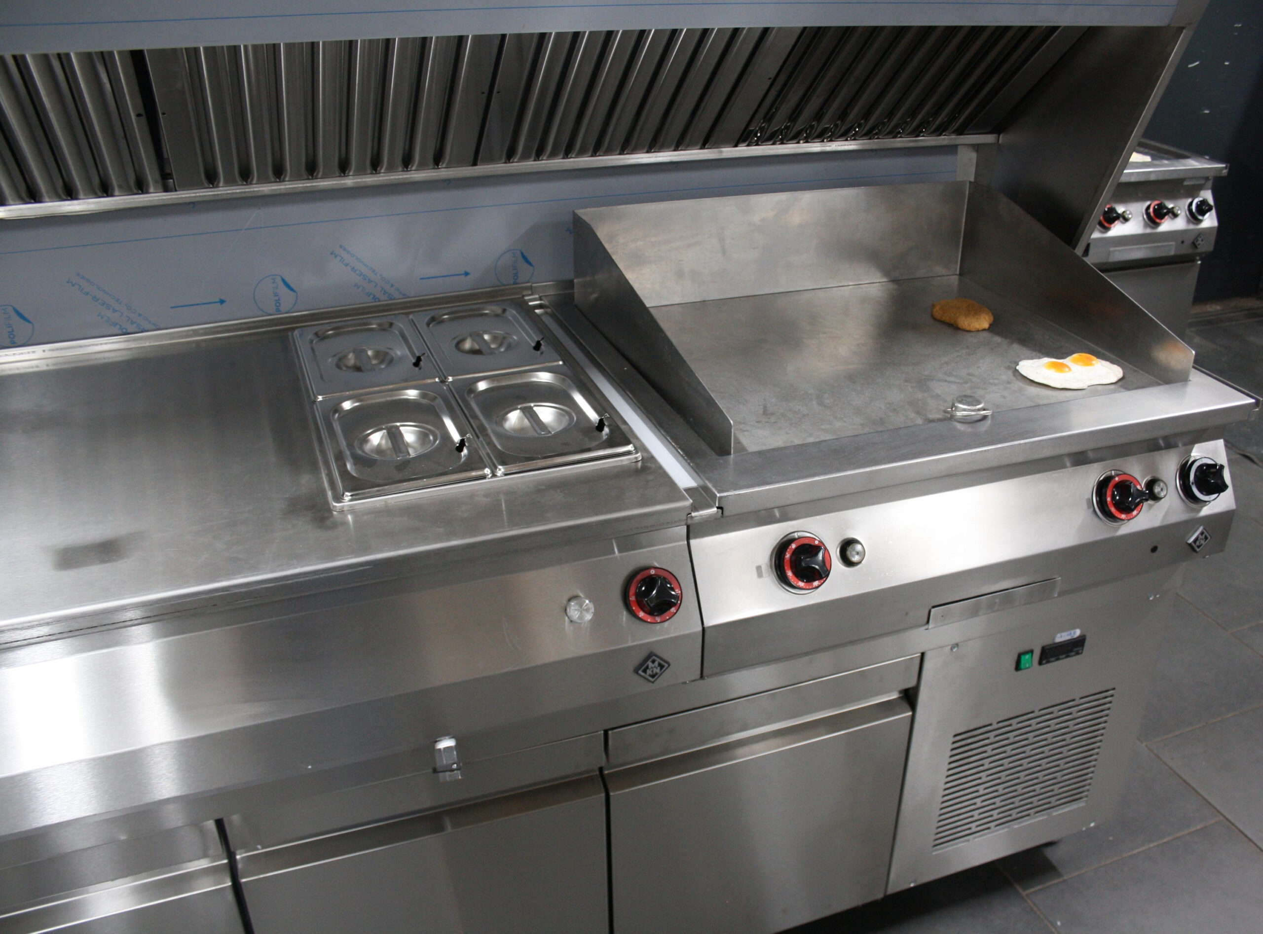 40772-Counter-Sl-gekuehlter-Unterbau-250-cm-4