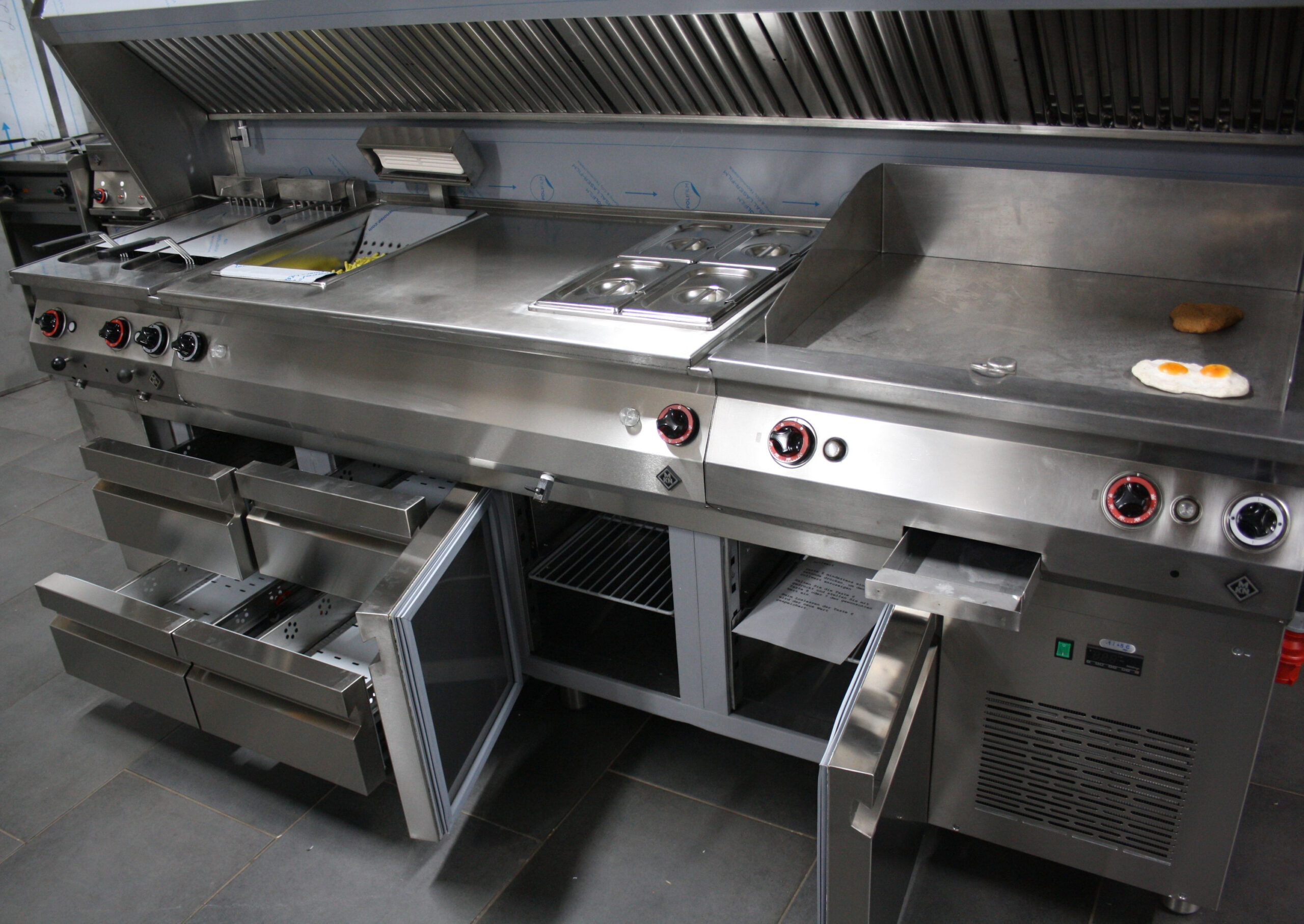 40772-Counter-Sl-gekuehlter-Unterbau-250-cm-7