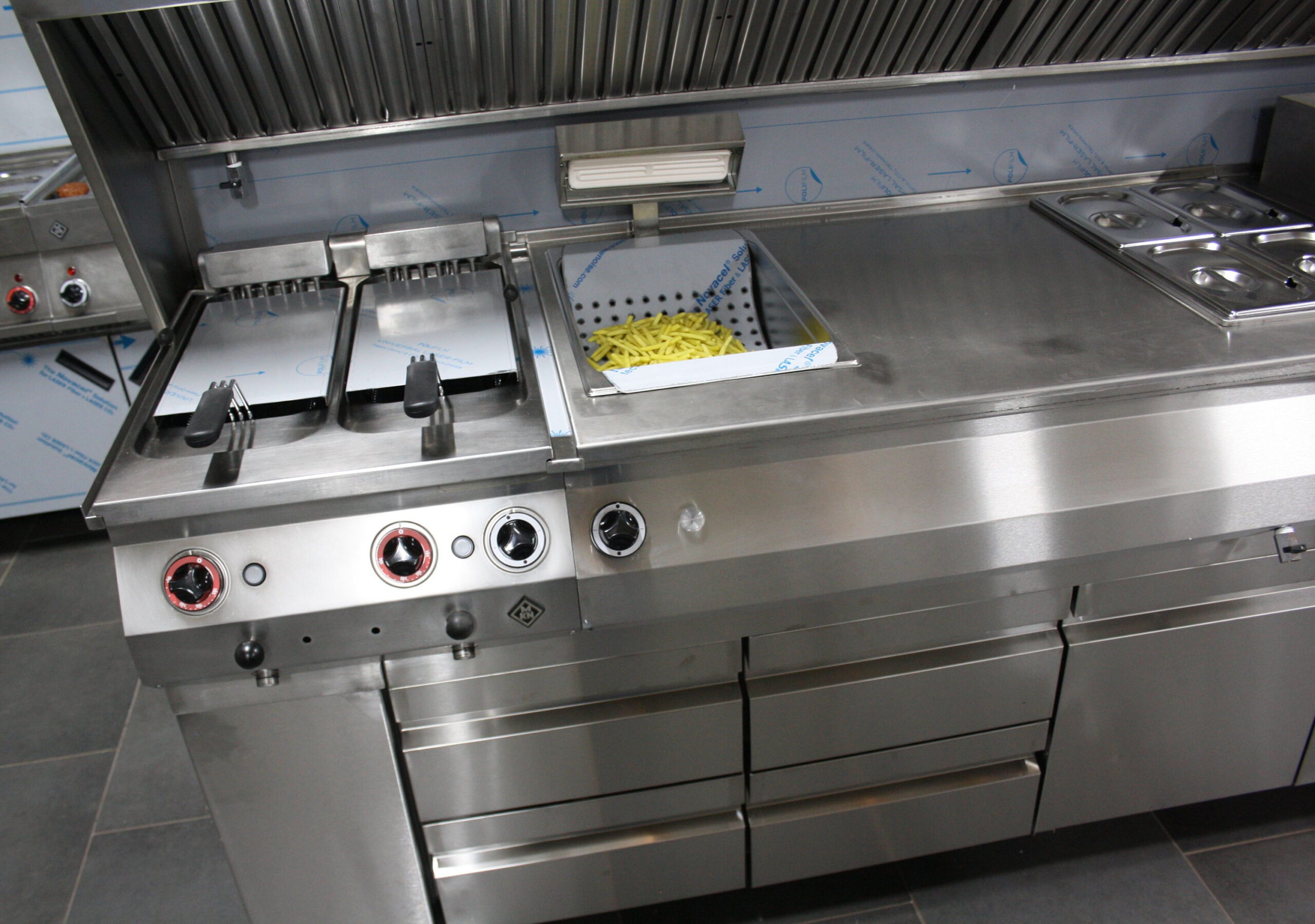 40772-Counter-Sl-gekuehlter-Unterbau-250-cm-9